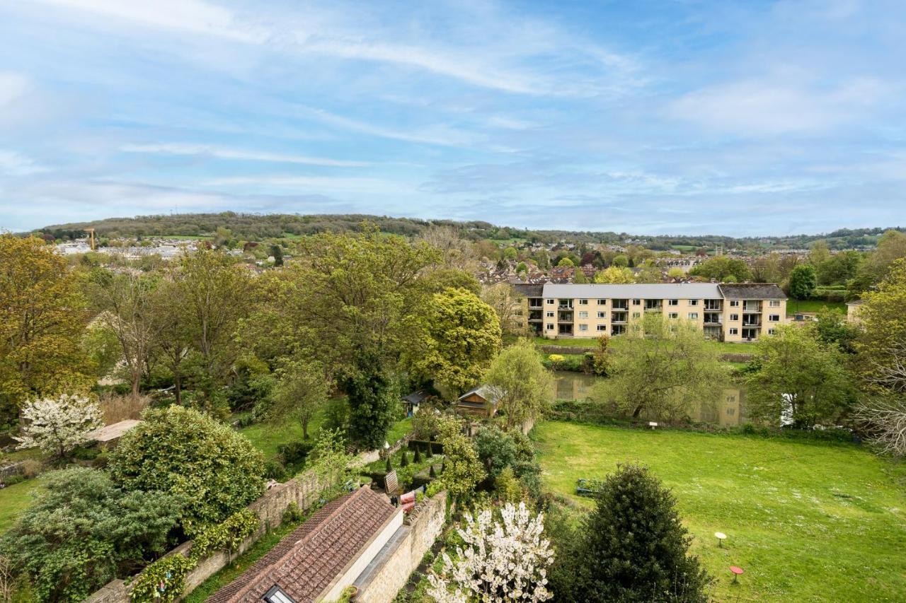 Luxurious Grand 6 Bedroom Home In Bath - Perfect For Groups & Sleeps 12! Exterior photo